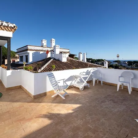 Calahonda Park Penthouse With Roof Solarium By Rafleys